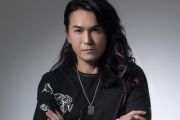 三万英尺贝斯谱 迪克牛仔 《三万英尺》四线谱|贝斯谱+动态视频
