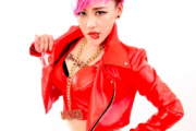 VIVI《开心往前飞 - VIVI》架子鼓|爵士鼓|鼓谱+动态视频